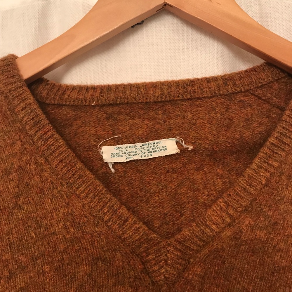 100% Wool V-Neck Sweater - Picture 4 of 4